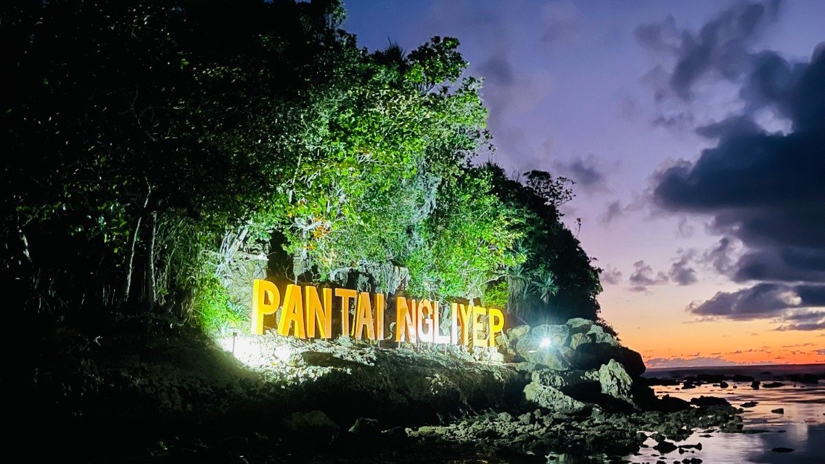 Pantai Ngliyep